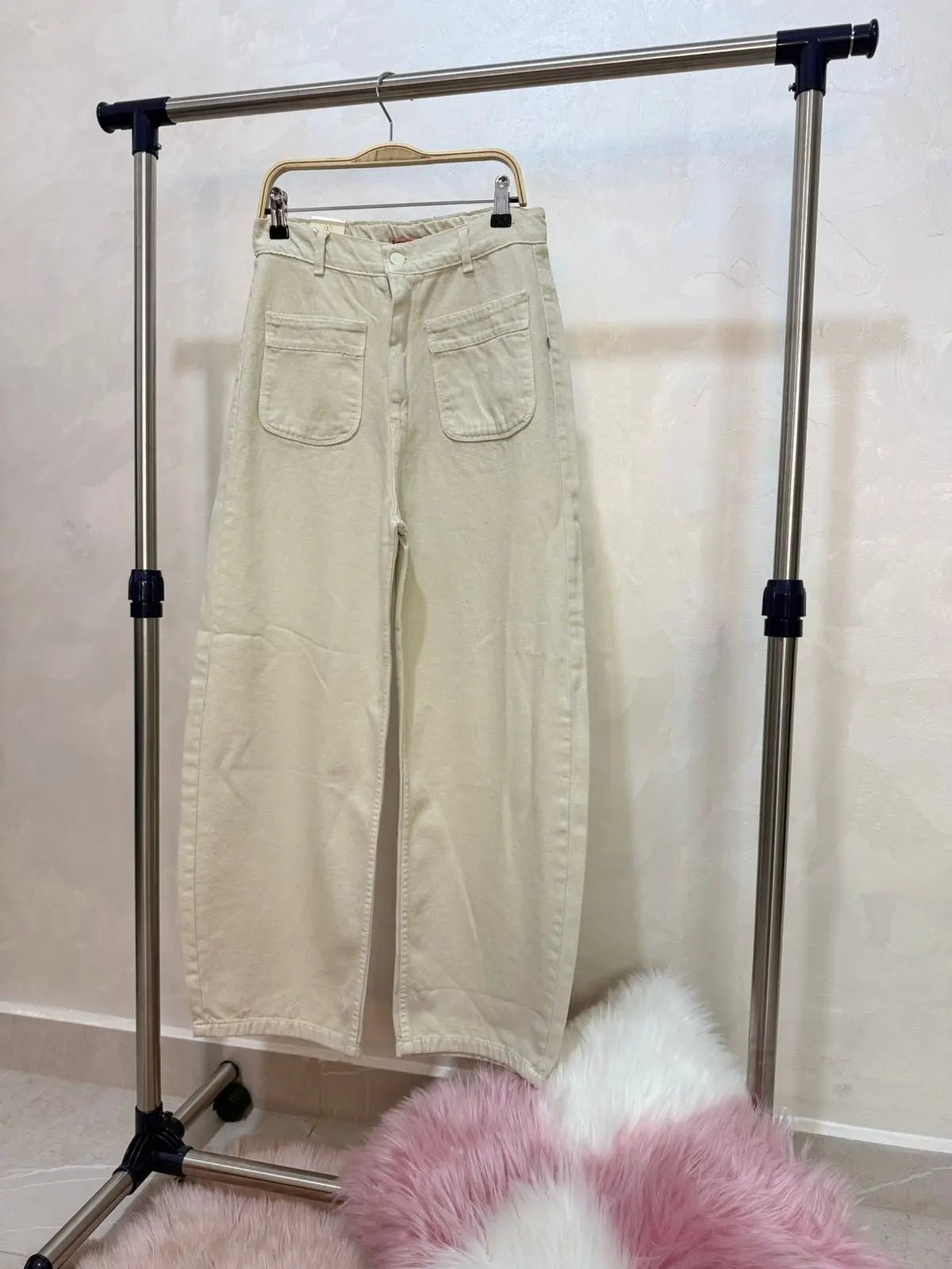 beige wide jeans - Little Hijabi